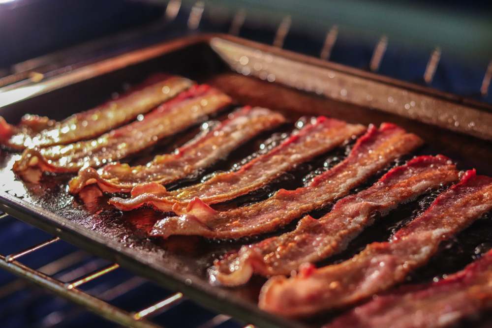 how to cook turkey bacon in the oven