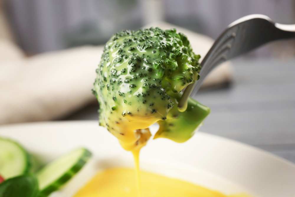 how to make a cheese sauce for broccoli