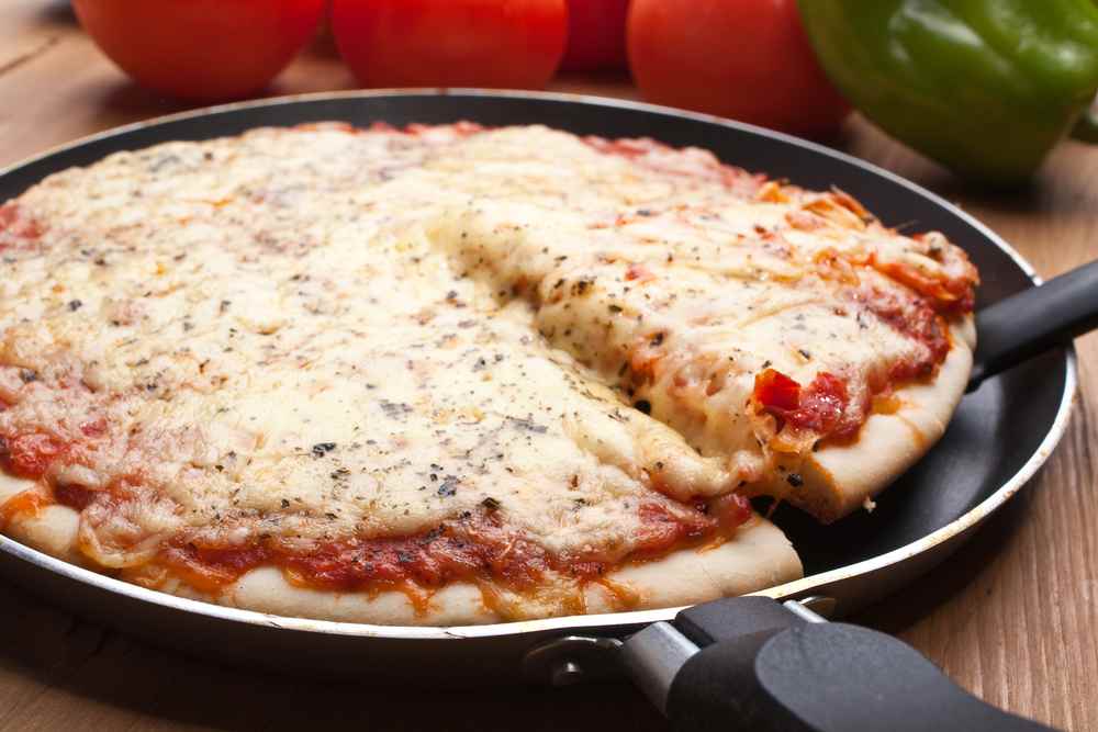 reheat pizza in frying pan