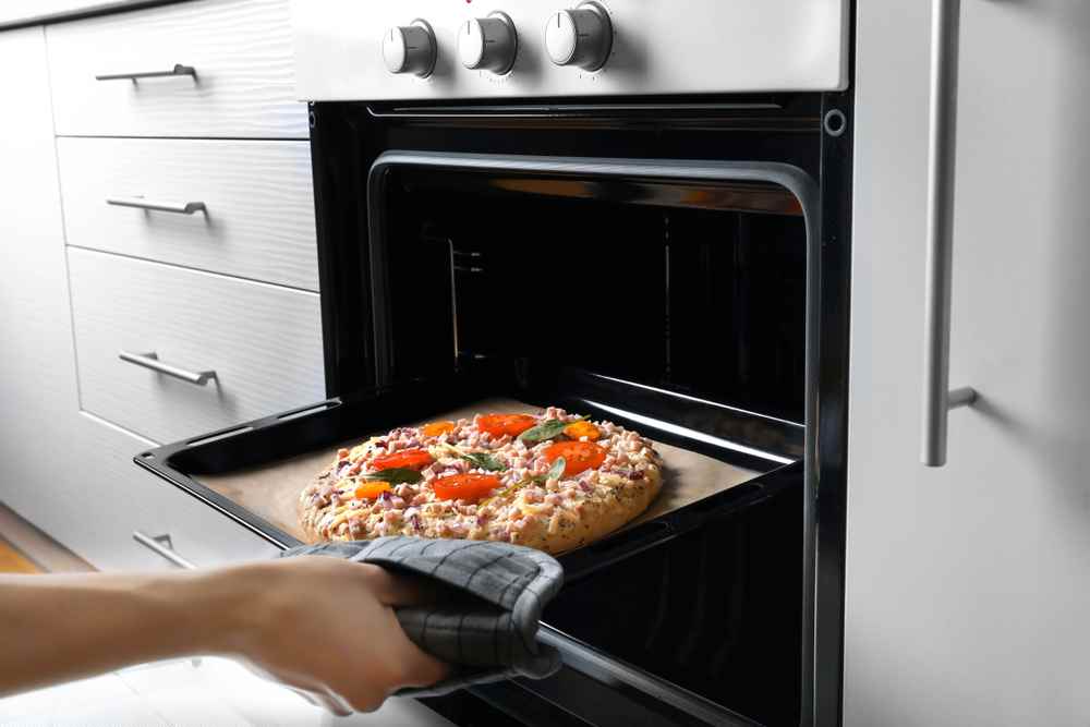 reheating pizza hut pizza in oven